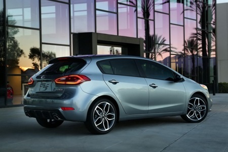 Kia Forte bản hatchback 5 cửa thế hệ mới trình làng - 12 Video chi tiết nội thất xe Kia Forte hatchback 5 cửa thế hệ mới: